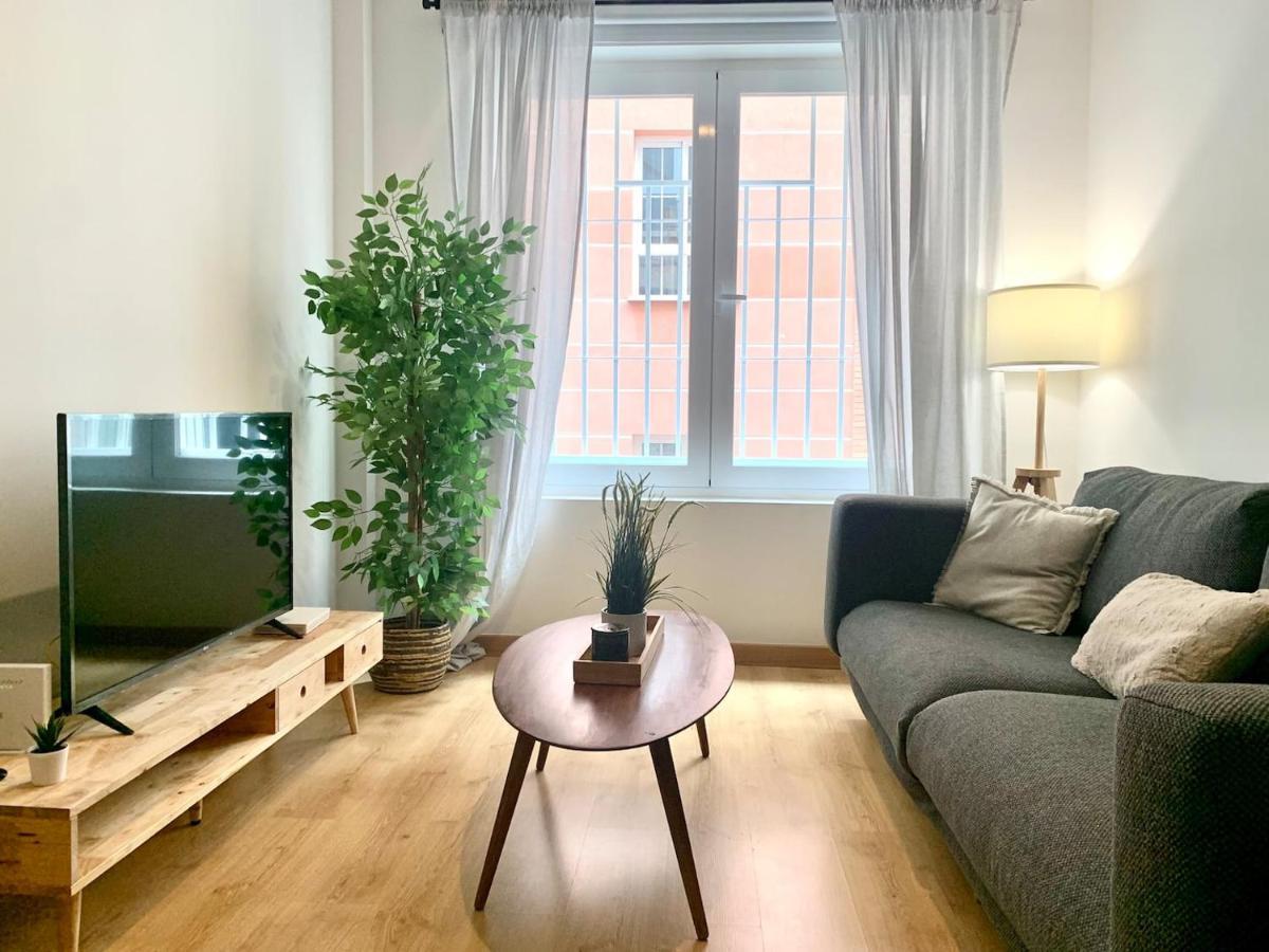 Homely Plaza Del Teatro Appartement *