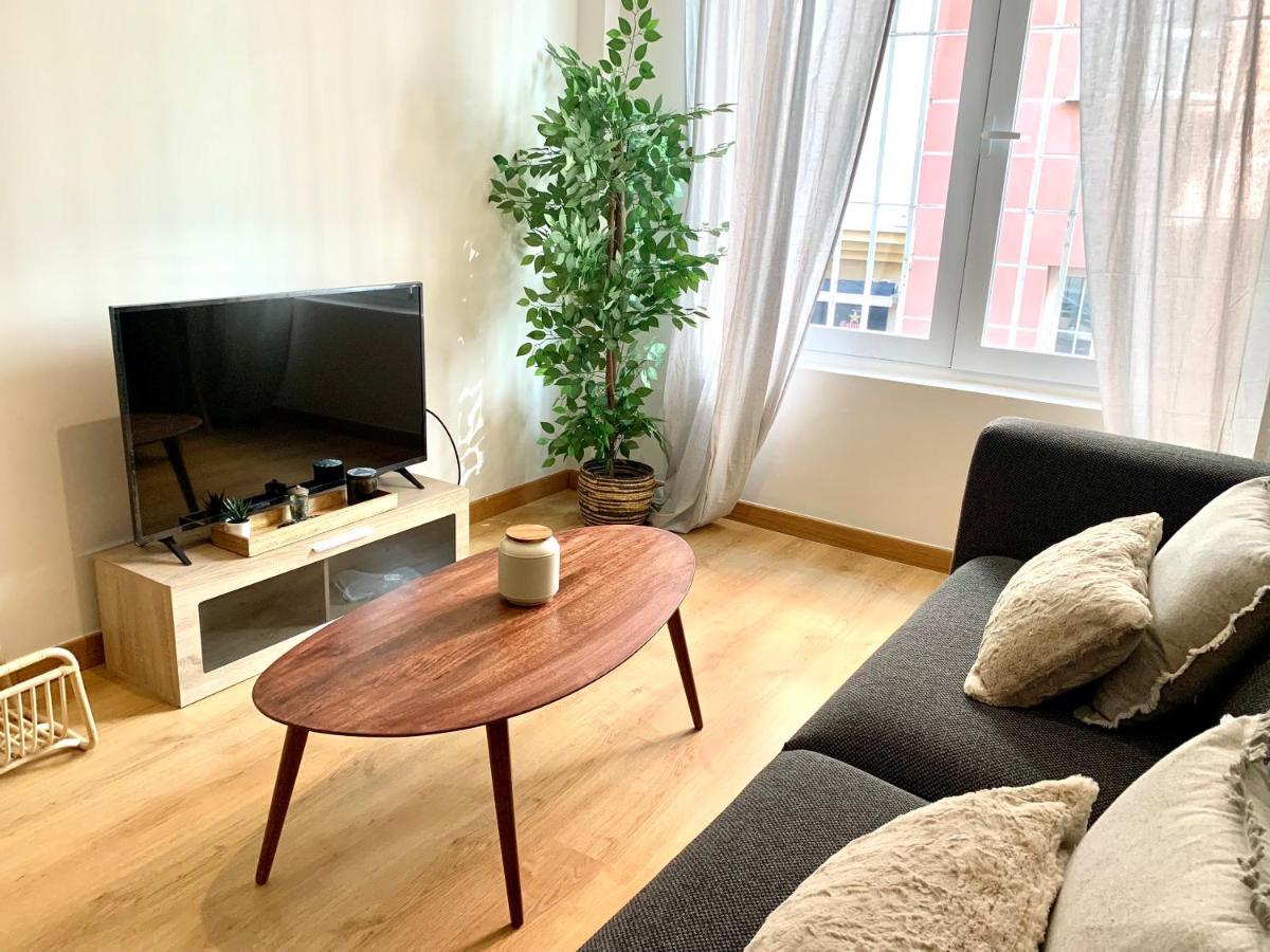 Homely Plaza Del Teatro Appartement *