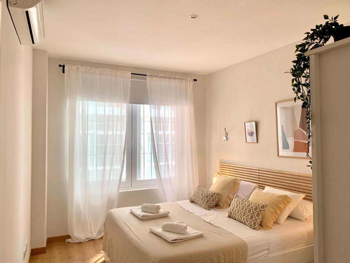 Homely Plaza Del Teatro Appartement *
