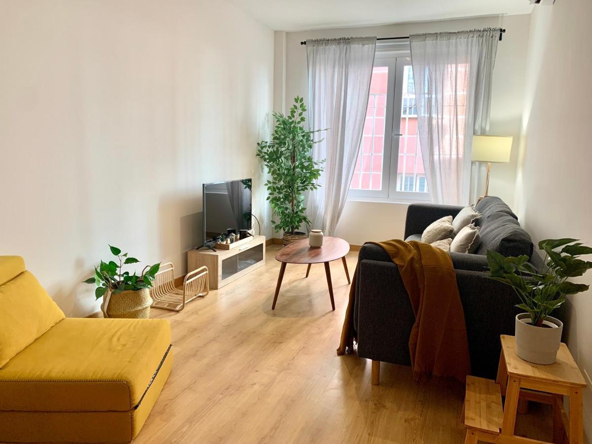 Homely Plaza Del Teatro Appartement